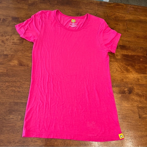 WonderWink Tops - Wonder Wink slinky pink short sleeve tee t shirt size medium